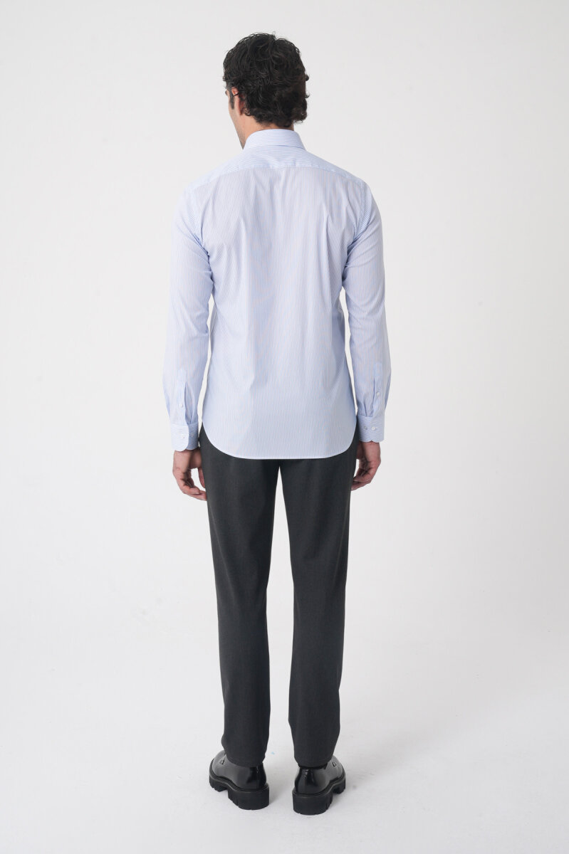 Açık Mavi Uzun Kol Klasik D Yaka Cepsiz Erkek Gömlek   - 5