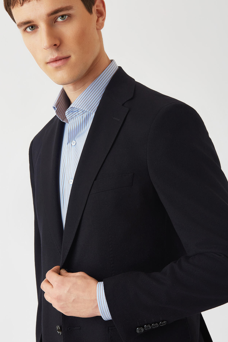 Erkek Modern Fit Kırlangıç Yaka 2 Düğme Tek Yırtmaçlı Ceket Sıyah - 3