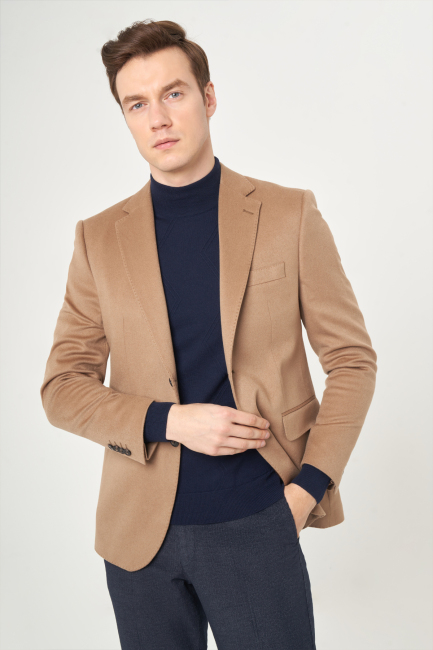 Erkek Modern Fit Mono Yaka 2 Düğmeli Çift Yırtmaçlı Camel Ceket - 1