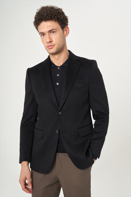 Erkek Modern Fit Mono Yaka 2 Düğmeli Çift Yırtmaçlı Siyah Ceket 