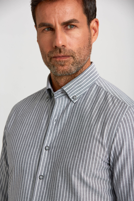 Modern Fit Düğmeli Yaka Çizgili Siyah Spor Erkek Gömlek - 4