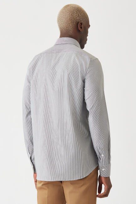 Siyah Klasik Regular Fit Uzun Kollu Erkek Gömlek (1)